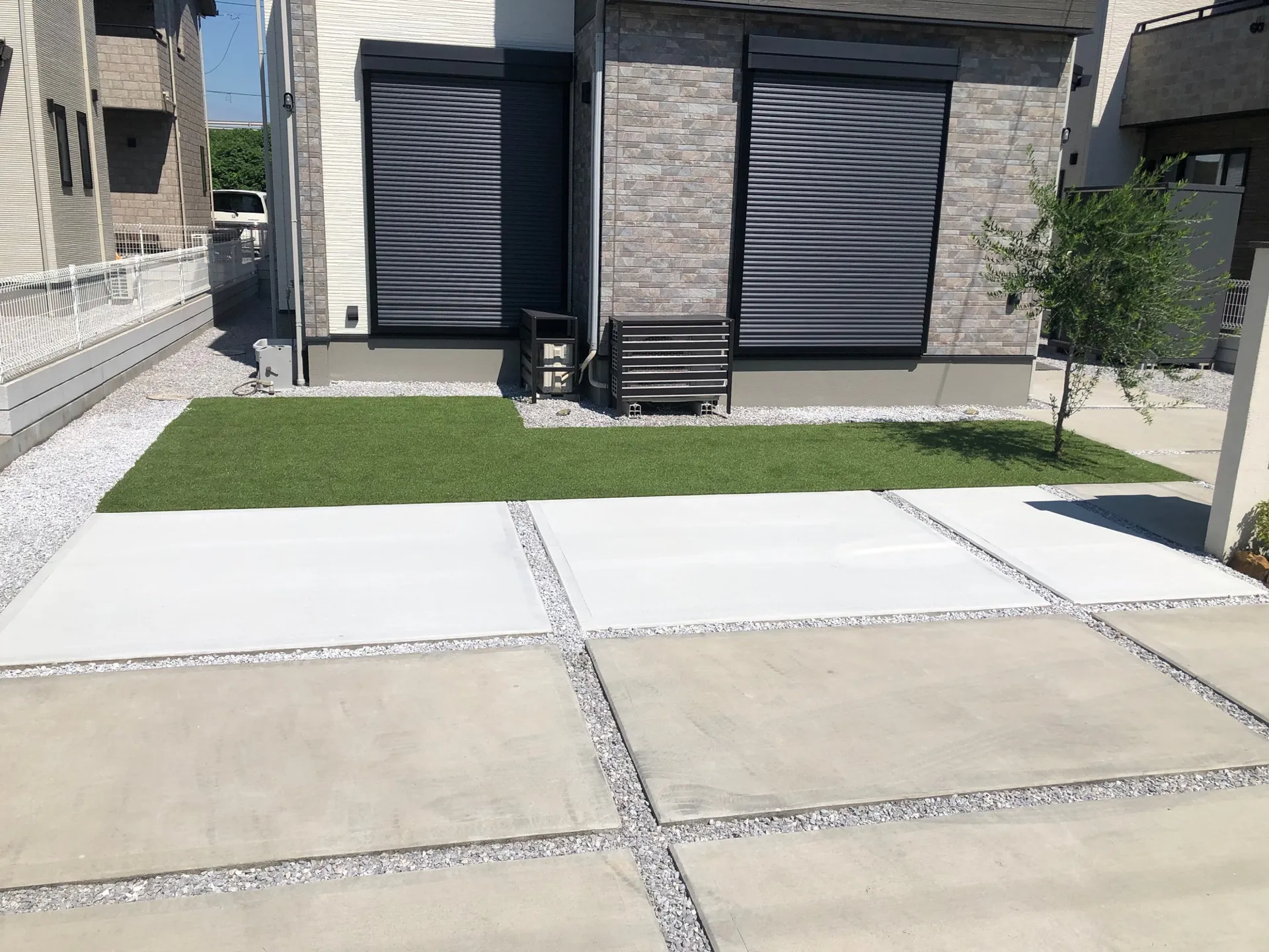 S様邸外構工事 駐車場拡張+お庭