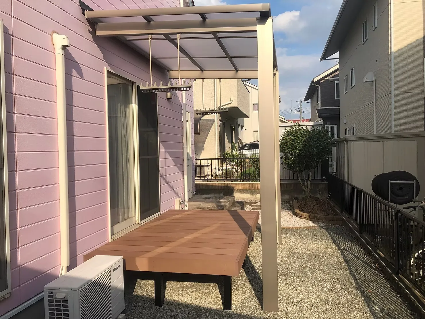 K様邸エクステリア工事(独立テラス・人工木デッキ)